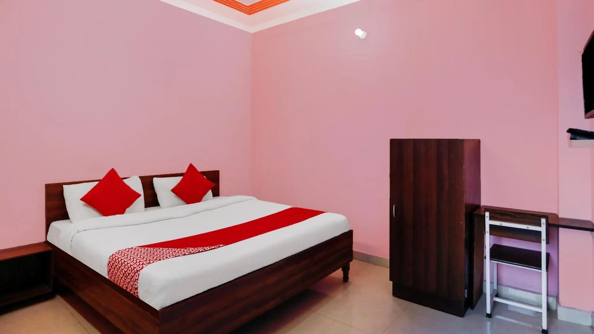 Hotel O Peak Inn Delhi