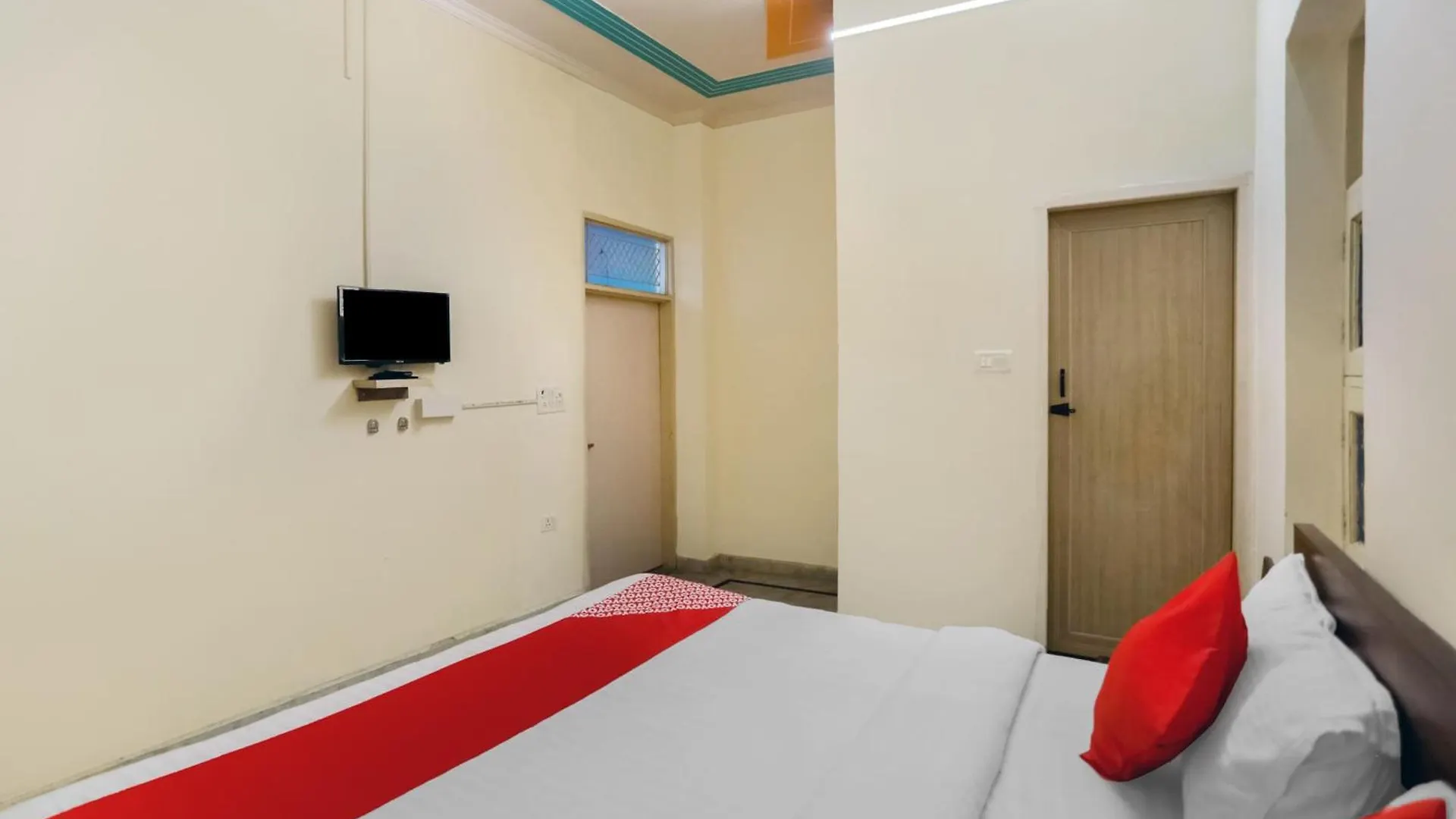 ****  Hotel O Peak Inn Delhi  India