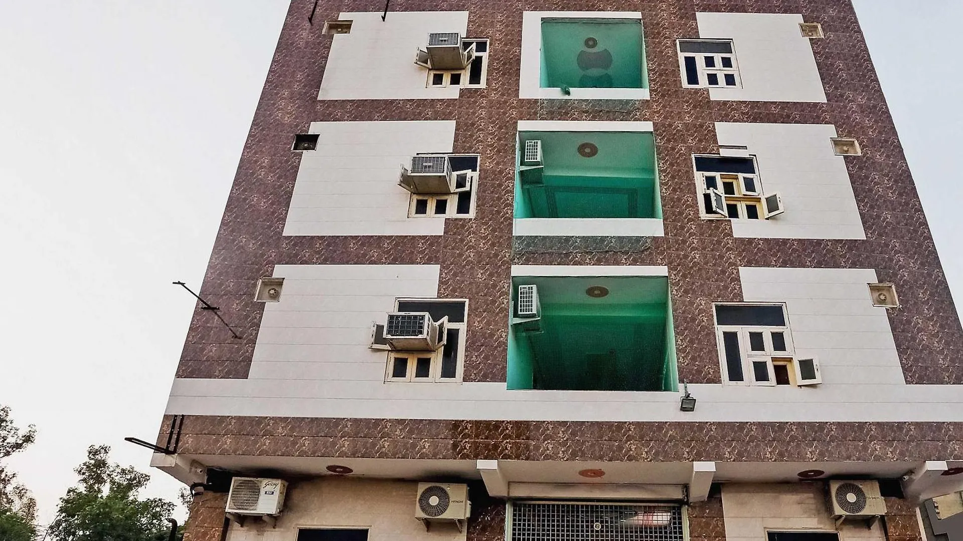 Hotel O Peak Inn Delhi