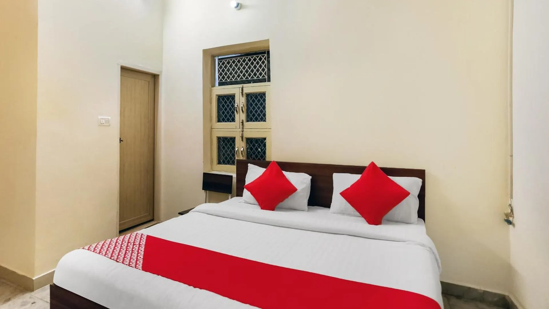 Hotel O Peak Inn Delhi