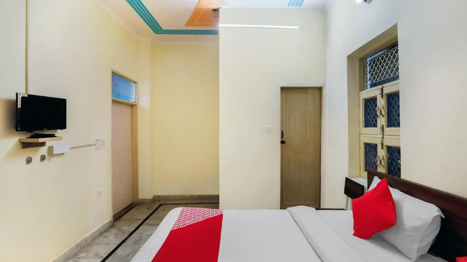 Hotel O Peak Inn Delhi