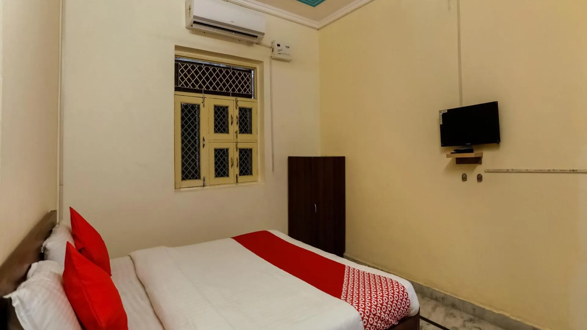 Hotel O Peak Inn Delhi