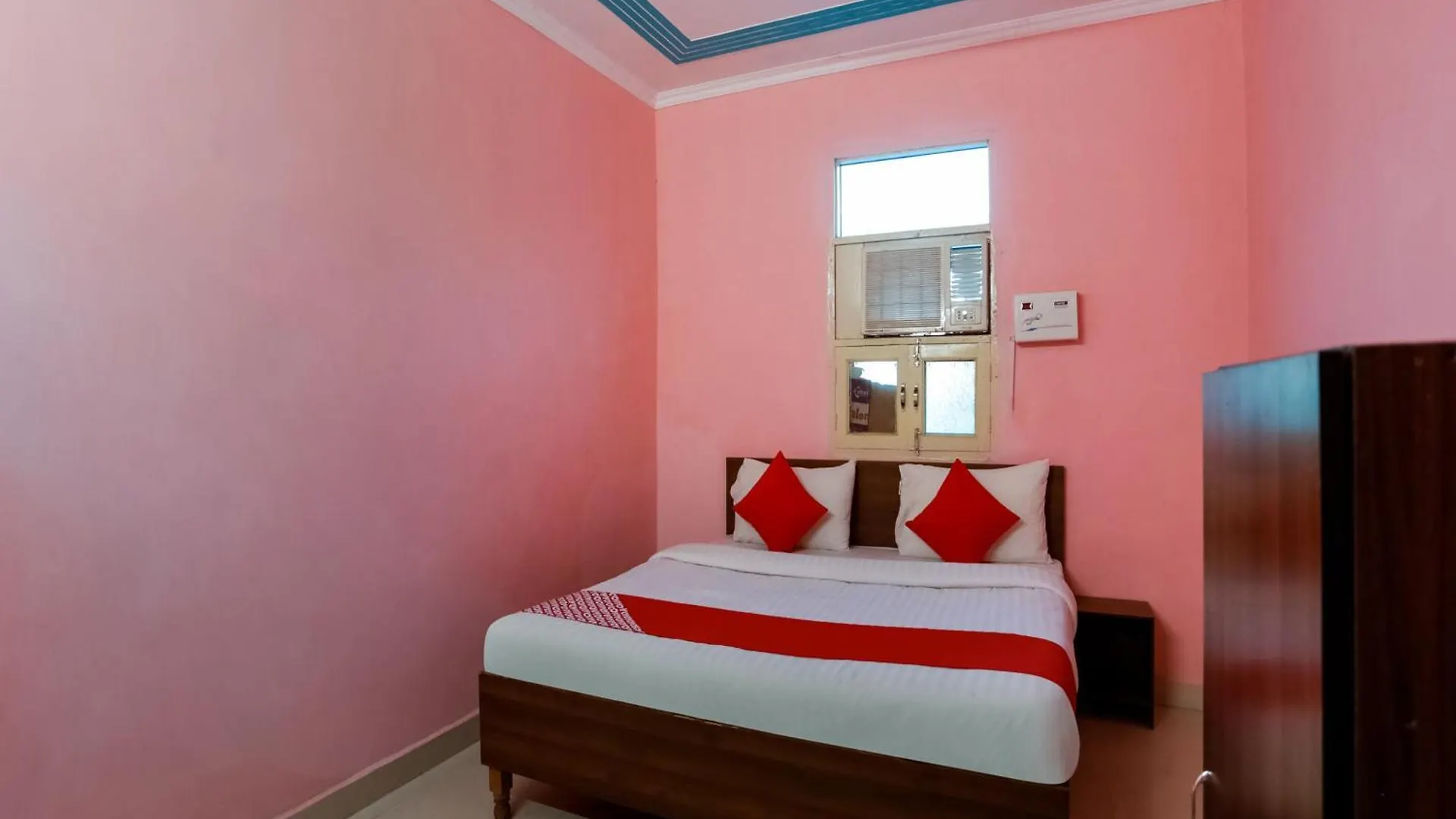 Hotel O Peak Inn Delhi