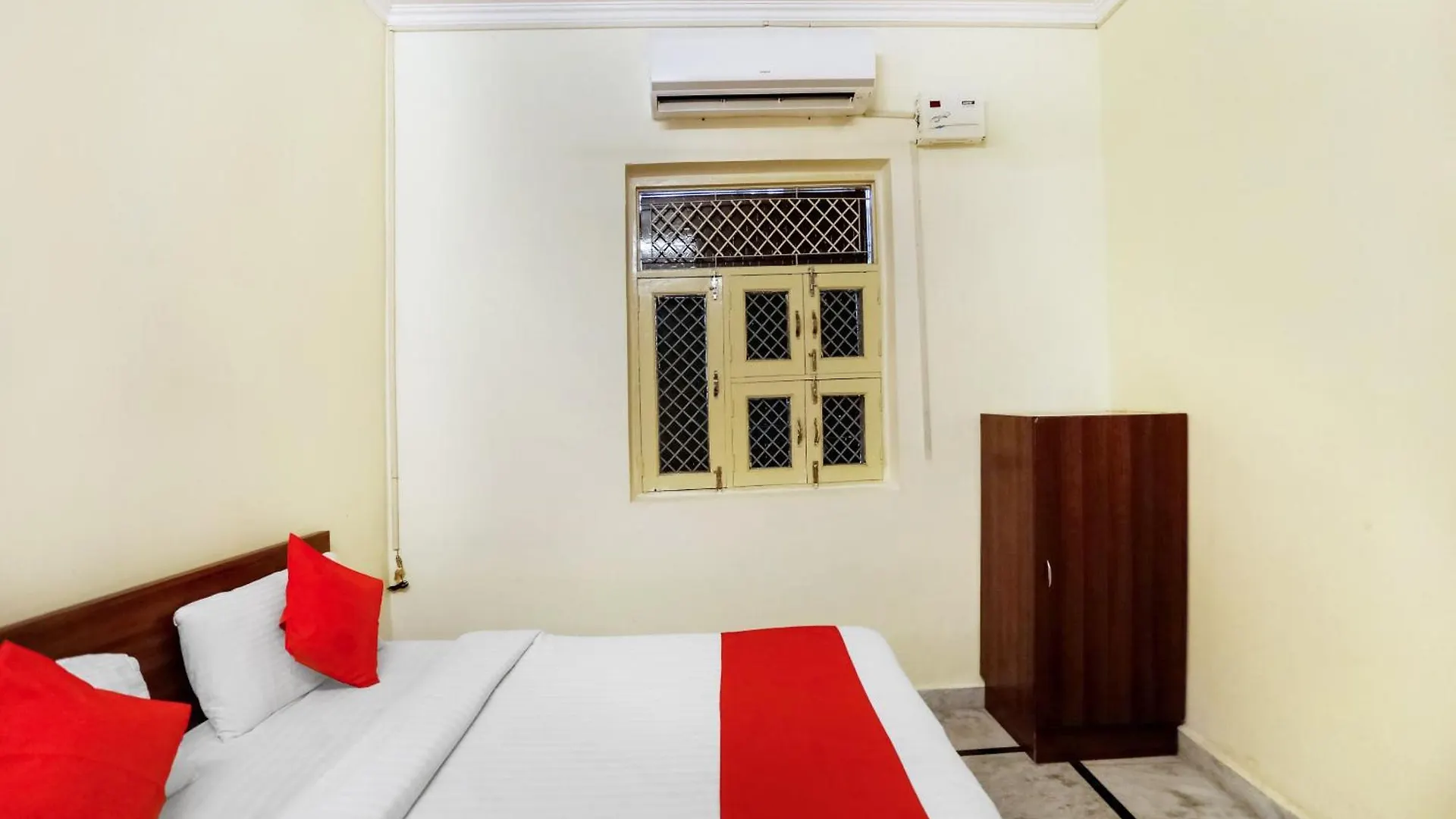 Hotel O Peak Inn Delhi