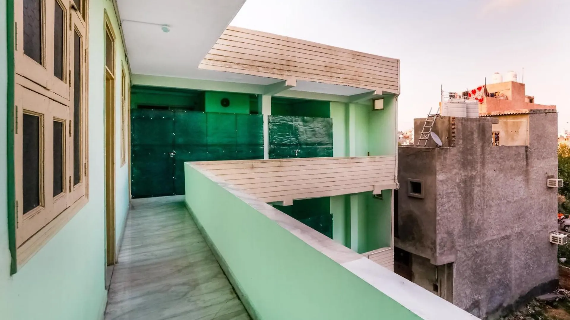 Hotel O Peak Inn Delhi