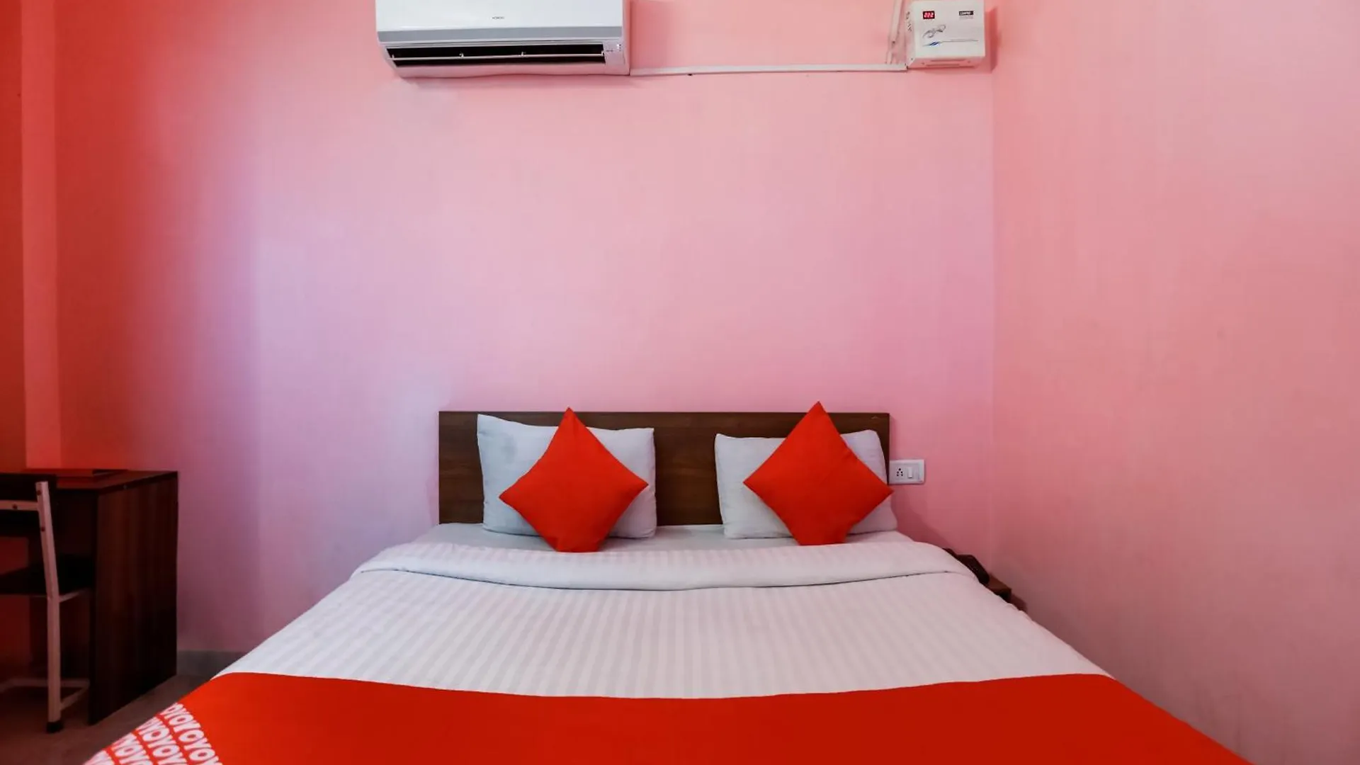 Hotel O Peak Inn Delhi  4*, Delhi (National Capital Territory of India)
