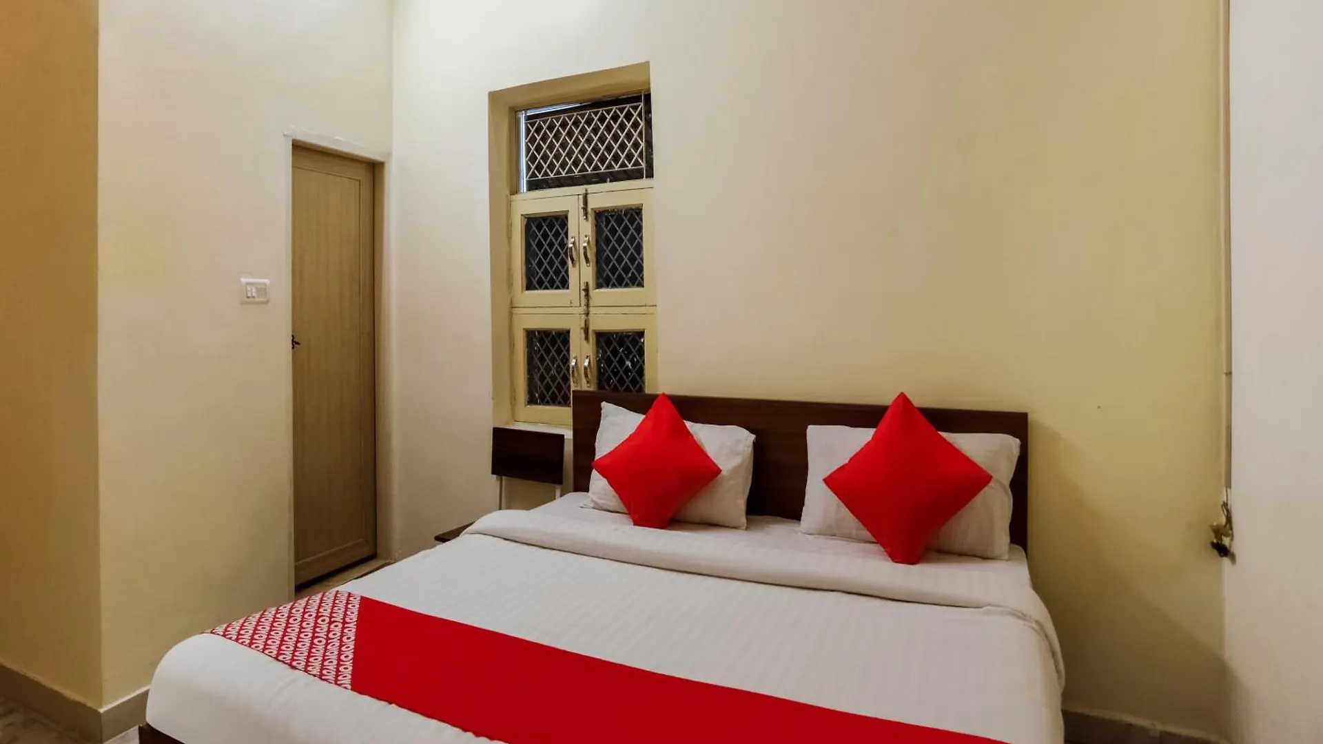 Hotel O Peak Inn Delhi