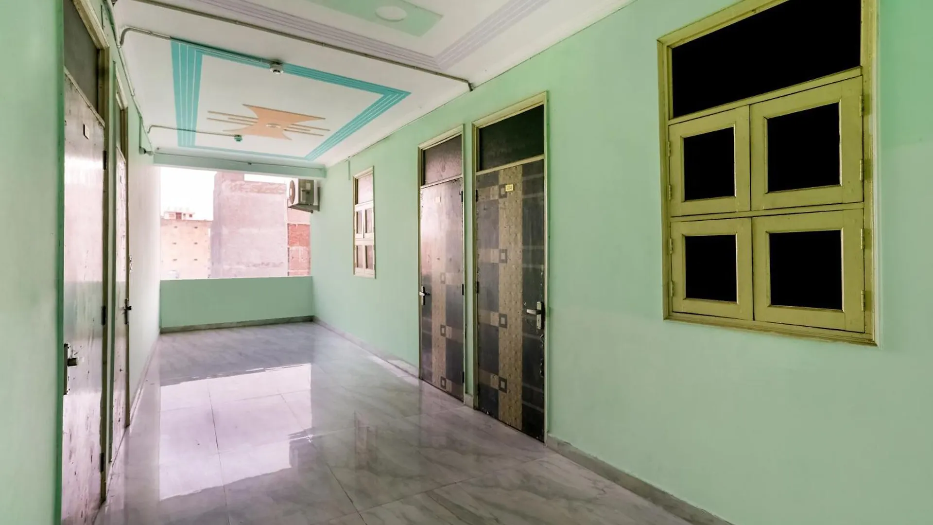 Hotel O Peak Inn Delhi