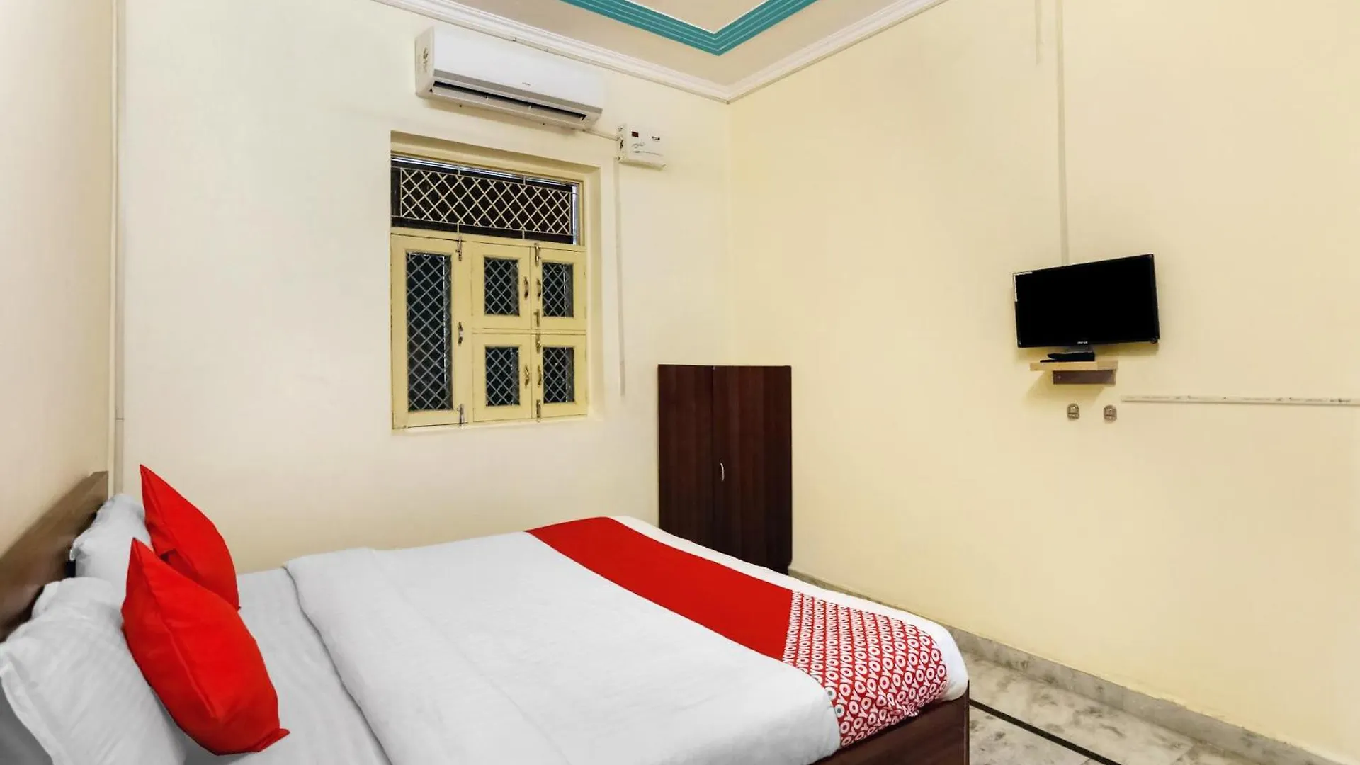 Hotel O Peak Inn Delhi
